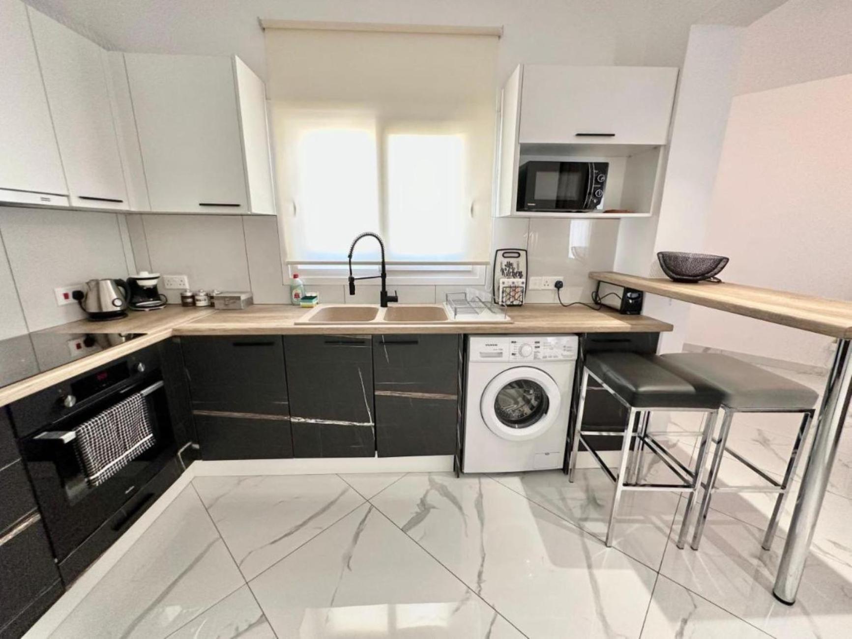 H&O Boulevard Breeze Apartment! بافوس المظهر الخارجي الصورة