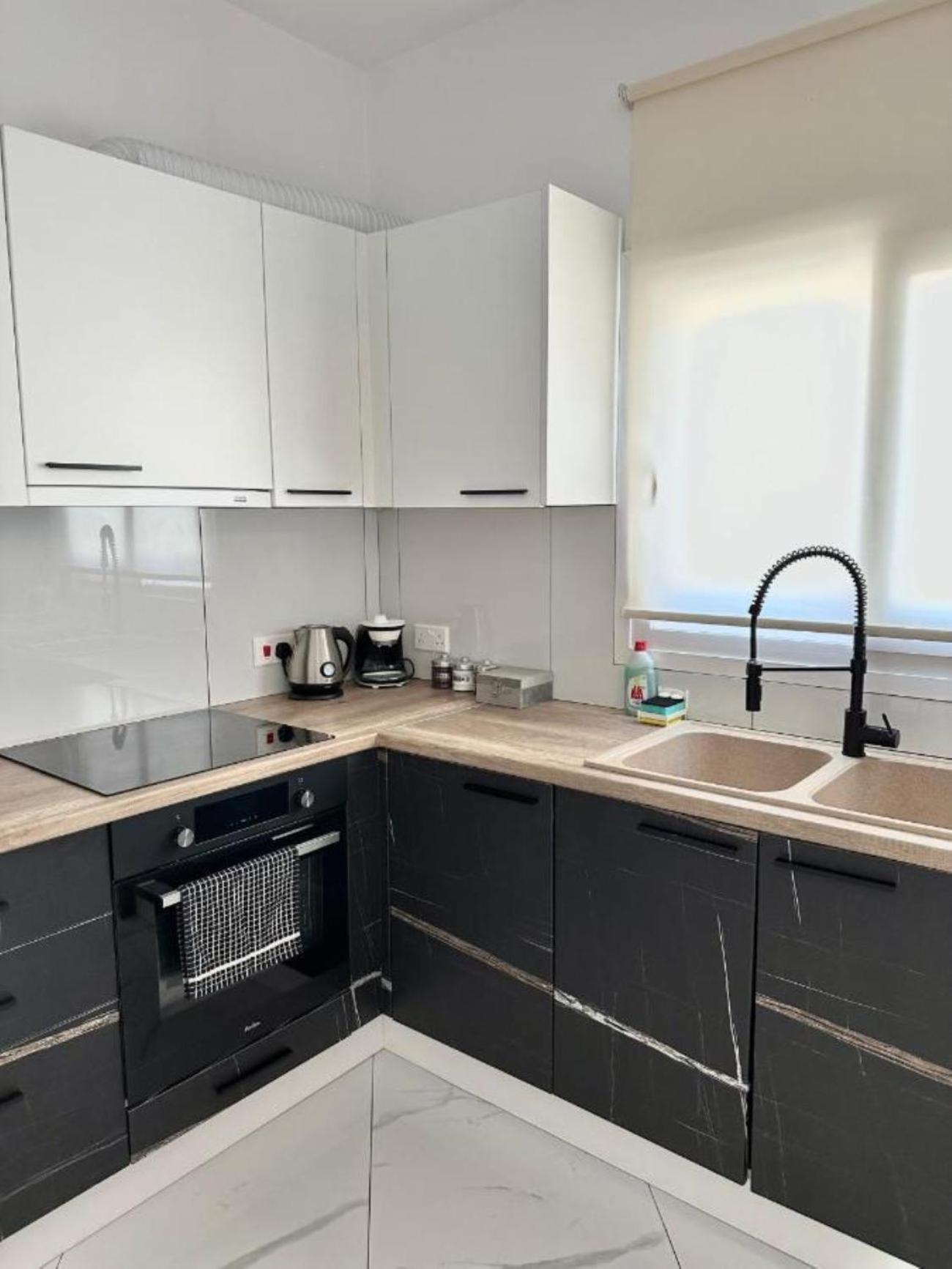 H&O Boulevard Breeze Apartment! بافوس المظهر الخارجي الصورة