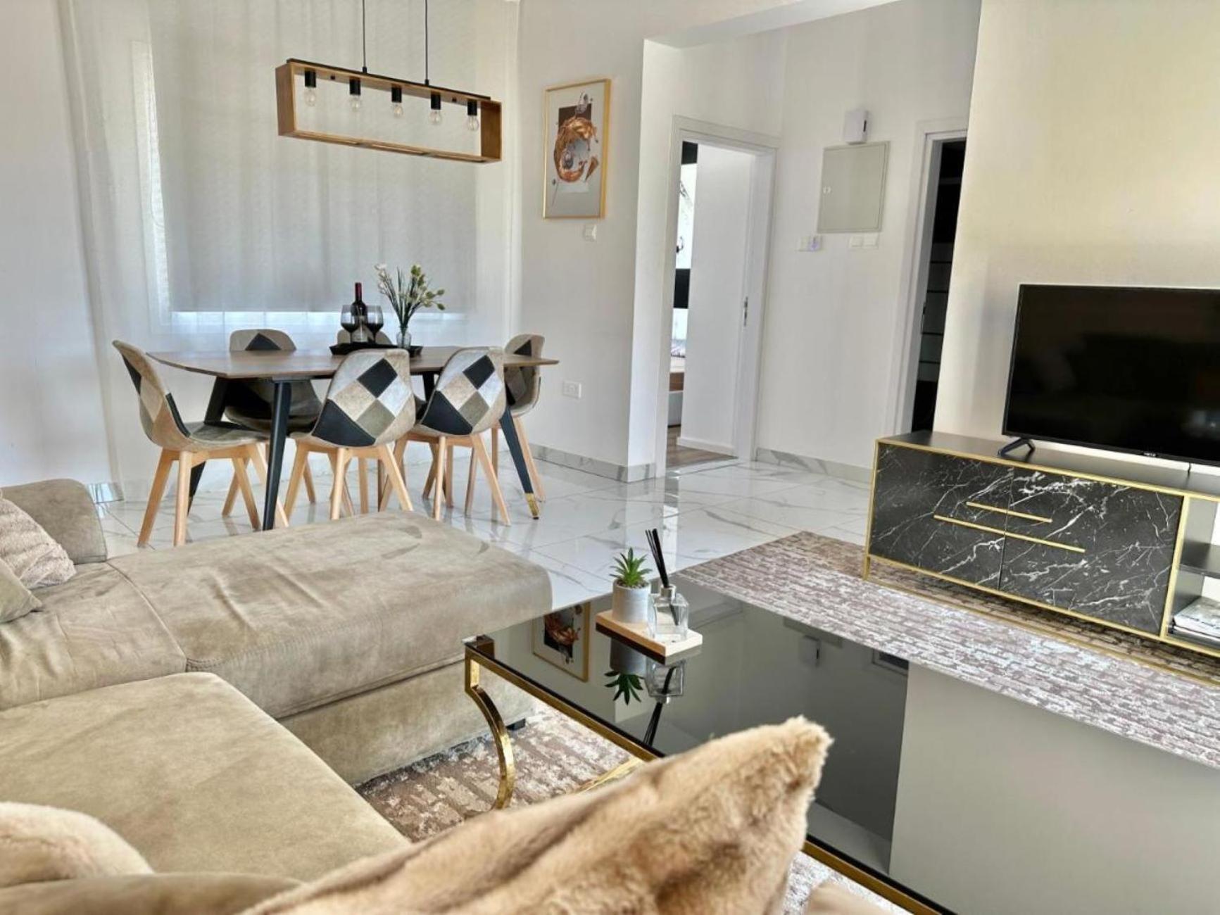 H&O Boulevard Breeze Apartment! بافوس المظهر الخارجي الصورة