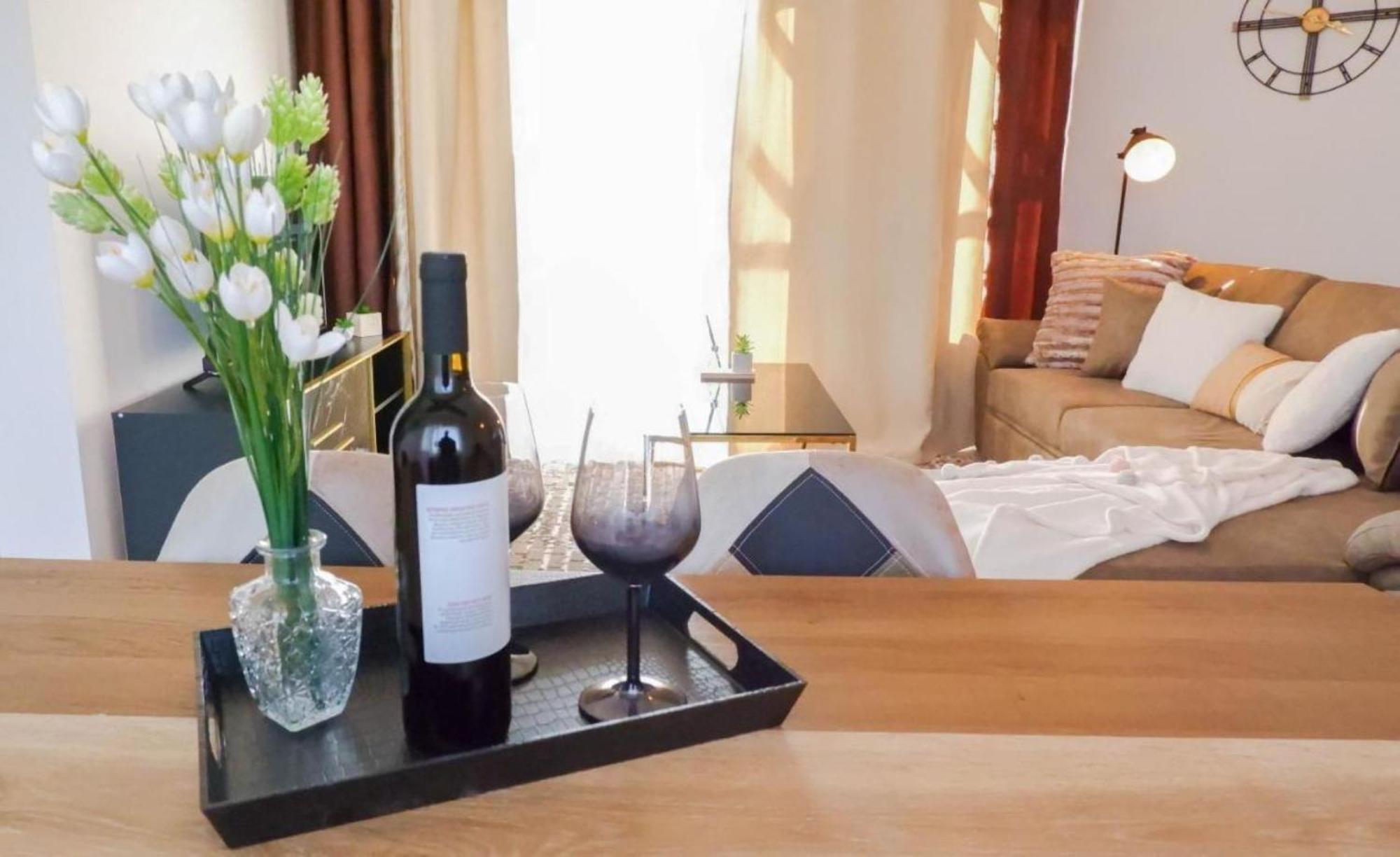 H&O Boulevard Breeze Apartment! بافوس المظهر الخارجي الصورة
