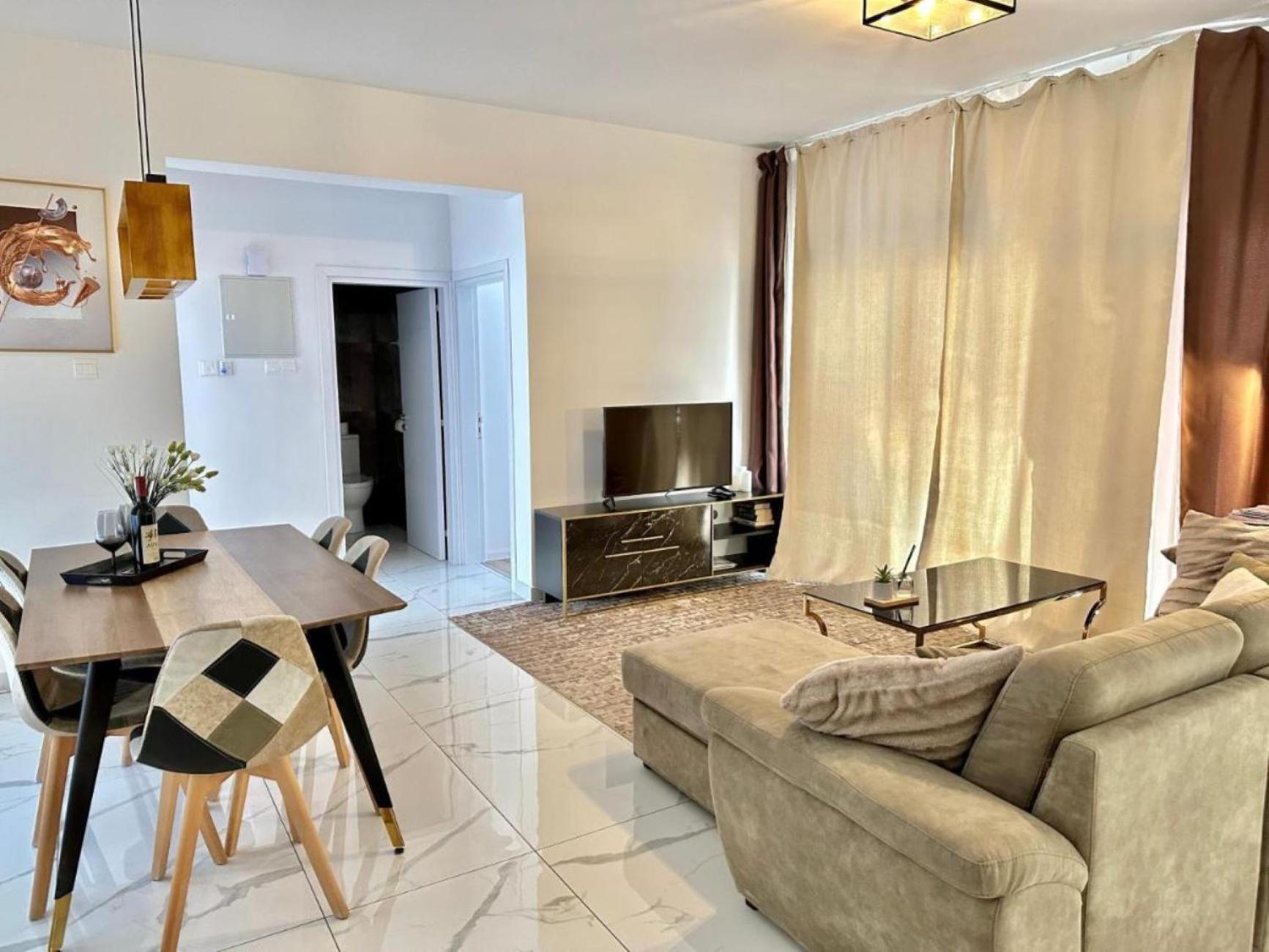 H&O Boulevard Breeze Apartment! بافوس المظهر الخارجي الصورة