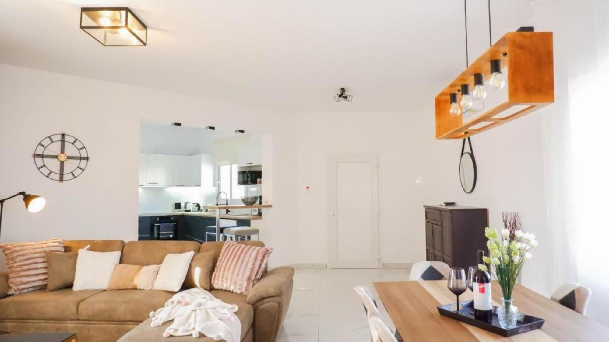 H&O Boulevard Breeze Apartment! بافوس المظهر الخارجي الصورة